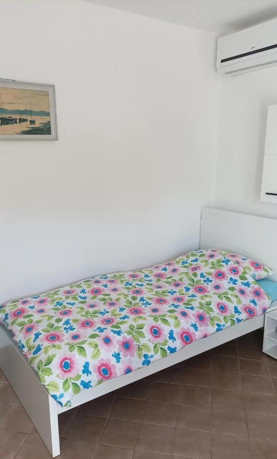 Family Apartments Tomy Punat Extérieur photo